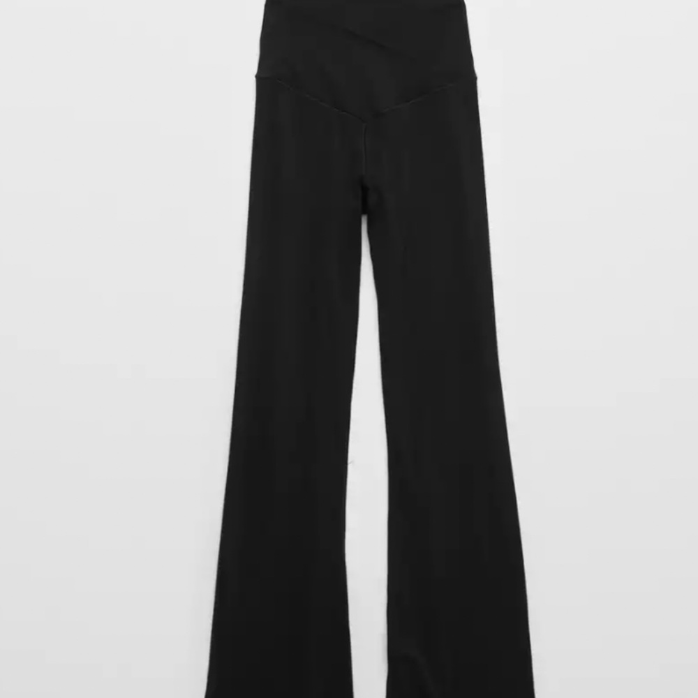 OFFLINE By Aerie Real Me High Waisted Crossover Flare Legging Small